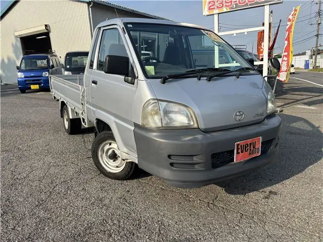 2005 Toyota Liteace Truck DX ★ Three-way opening ★ Air conditioning ★ Power steering - photo 1 2005 Toyota Liteace Truck DX ★ Three-way opening ★ Air conditioning ★ Power steering Silver Truck for sale, Japanese used car export - photo 1 of 53 | GULJI TRADERS