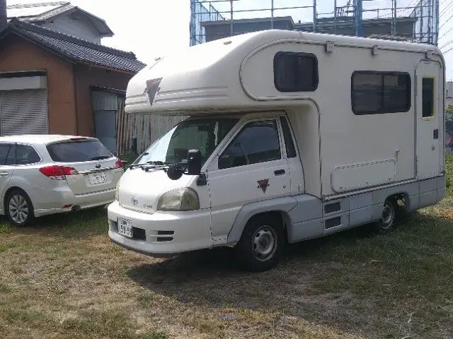 2005 Toyota Liteace Truck camping White Truck for sale, Japanese used car export - photo 1 of 24 | GULJI TRADERS