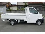 2018 Toyota Liteace Truck DX Genuine Drive Recorder White Truck for sale, Japanese used car export - photo 8 of 32 | GULJI TRADERS