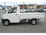 2018 Toyota Liteace Truck DX Genuine Drive Recorder White Truck for sale, Japanese used car export - photo 9 of 32 | GULJI TRADERS