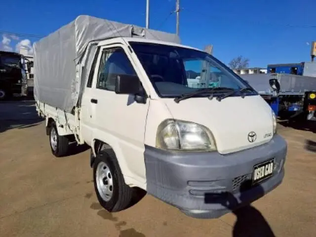 2006 Toyota Liteace Wagon 4WD Wing Holo - photo 1 2006 Toyota Liteace Wagon 4WD Wing Holo White Van for sale, Japanese used car export - photo 1 of 8 | GULJI TRADERS