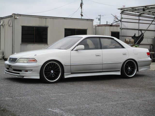 2000 Toyota Mark II Grande Trant Pearl Sedan for sale, Japanese used car export | GULJI TRADERS