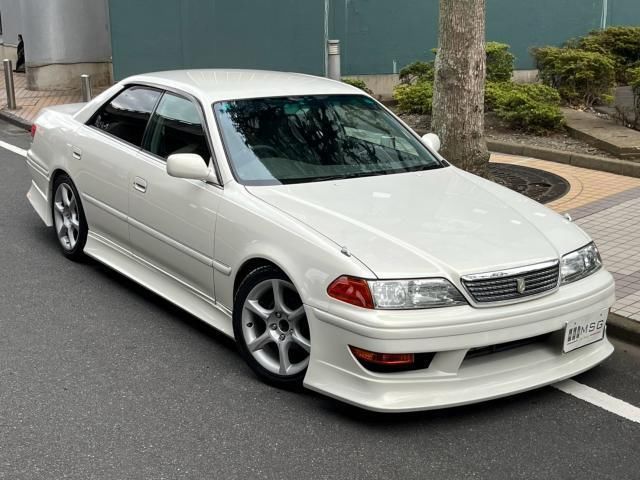 2000 Toyota Mark II Grande White Sedan for sale, Japanese used car export | GULJI TRADERS
