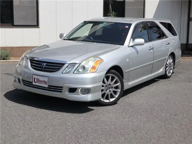 2004 Toyota Markii Blit 2.0IR Limited - photo 1 2004 Toyota Markii Blit 2.0IR Limited Silver Sedan for sale, Japanese used car export - photo 1 of 45 | GULJI TRADERS
