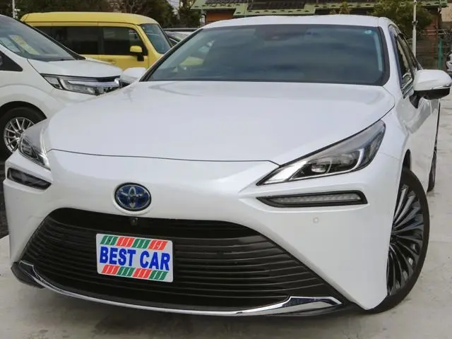 2021 Toyota Mirai Z Executive Package White Sedan for sale, Japanese used car export | GULJI TRADERS