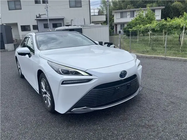 2022 Toyota Mirai Z Executive Package Pearl Sedan for sale, Japanese used car export | GULJI TRADERS