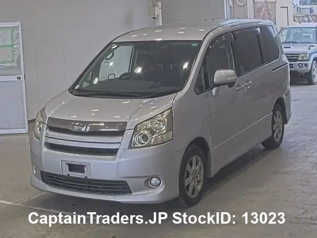 2009 Toyota Noah - photo 1 2009 Toyota Noah Silver Van for sale, Japanese used car export | GULJI TRADERS