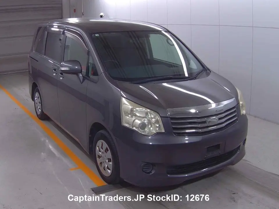 2010 Toyota Noah - photo 1 2010 Toyota Noah GRAY Van for sale, Japanese used car export | GULJI TRADERS