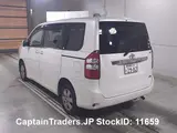 2010 Toyota Noah Pearl Van for sale, Japanese used car export - photo 3 of 7 | GULJI TRADERS