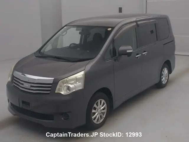 2011 Toyota Noah - photo 1 2011 Toyota Noah GRAY Van for sale, Japanese used car export | GULJI TRADERS