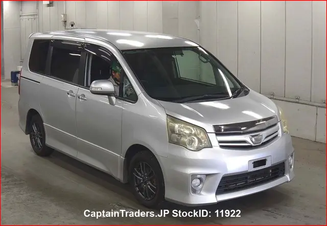2011 Toyota Noah - photo 1 2011 Toyota Noah Silver Van for sale, Japanese used car export | GULJI TRADERS