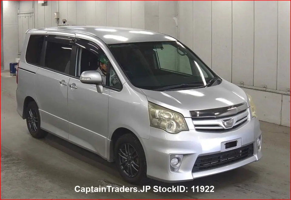 2011 Toyota Noah - photo 1 2011 Toyota Noah Silver Van for sale, Japanese used car export | GULJI TRADERS