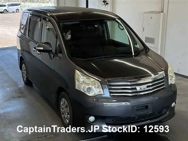 2011 Toyota Noah GRAY Van for sale, Japanese used car export | GULJI TRADERS