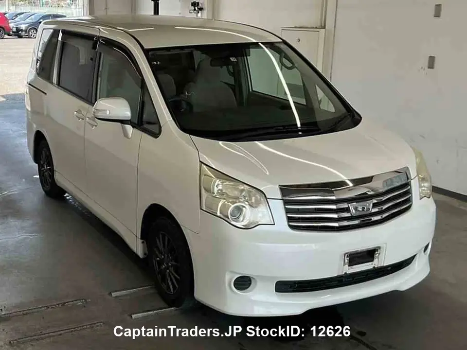 2011 Toyota Noah Pearl Van for sale, Japanese used car export | GULJI TRADERS