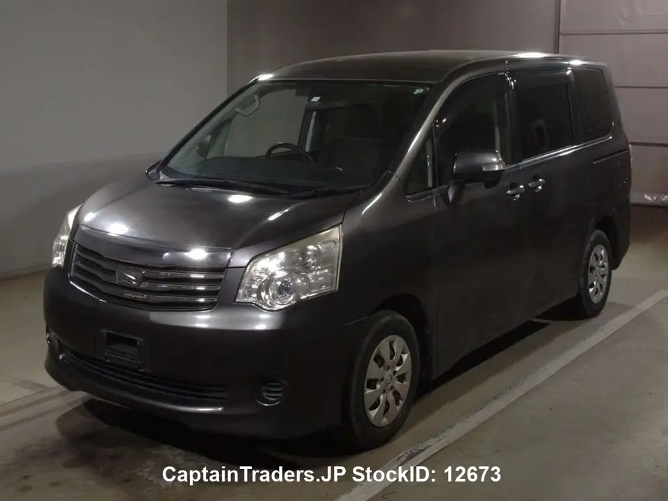 2012 Toyota Noah - photo 1 2012 Toyota Noah GRAY Van for sale, Japanese used car export | GULJI TRADERS