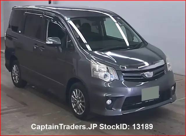 2013 Toyota Noah - photo 1 2013 Toyota Noah GRAY Van for sale, Japanese used car export | GULJI TRADERS