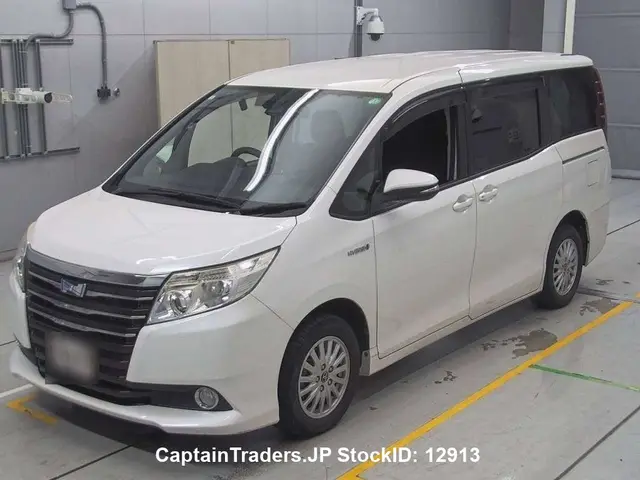 2016 Toyota Noah Hybrid - photo 1 2016 Toyota Noah Hybrid Pearl Van for sale, Japanese used car export | GULJI TRADERS