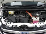 2016 Toyota Noah Hybrid Pearl Van for sale, Japanese used car export - photo 8 of 12 | GULJI TRADERS
