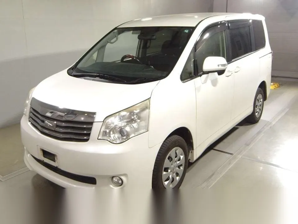 2013 Toyota Noah Push Start - photo 1 2013 Toyota Noah Push Start Pearl Van for sale, Japanese used car export - photo 1 of 13 | GULJI TRADERS