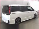 2018 Toyota Noah Push Start Si Gr Sports Pearl white Van for sale, Japanese used car export - photo 5 of 32 | GULJI TRADERS