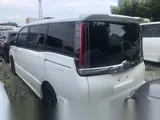 2018 Toyota Noah Push Start Si Gr Sports Pearl white Van for sale, Japanese used car export - photo 10 of 32 | GULJI TRADERS