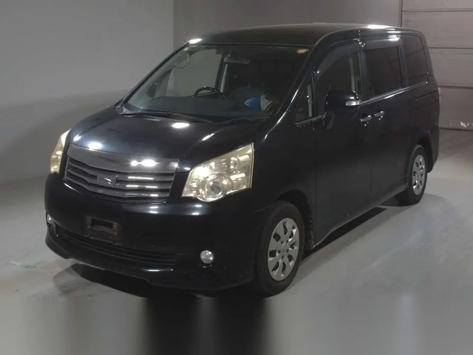 2013 Toyota Noah Push Start X G - photo 1 2013 Toyota Noah Push Start X G Black Van for sale, Japanese used car export - photo 1 of 9 | GULJI TRADERS