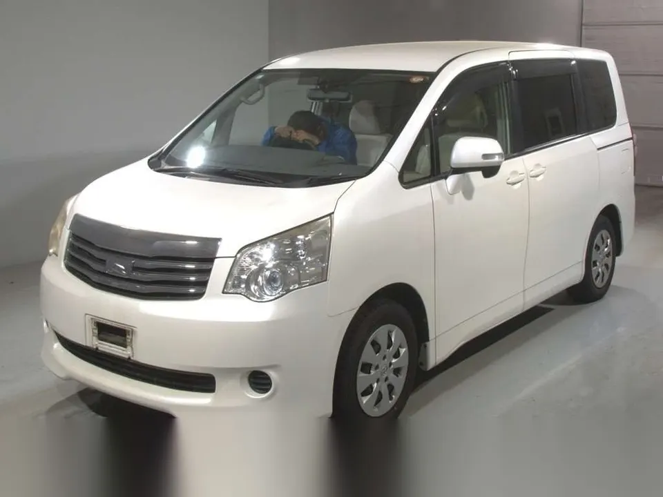 2013 Toyota Noah X Limited Pearl Van for sale, Japanese used car export - photo 1 of 9 | GULJI TRADERS