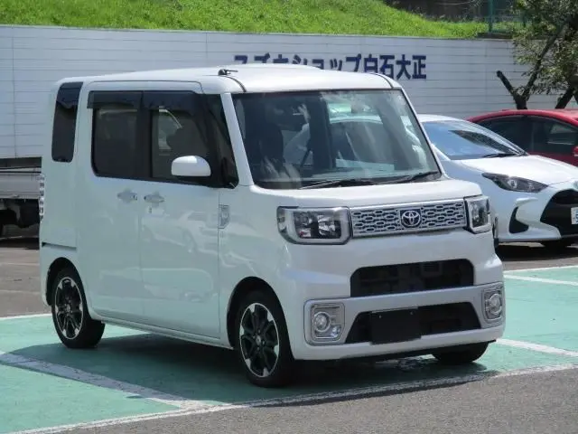 2015 Toyota Pixis Mega G SA 4WD - photo 1 2015 Toyota Pixis Mega G SA 4WD Pearl Van for sale, Japanese used car export - photo 1 of 23 | GULJI TRADERS
