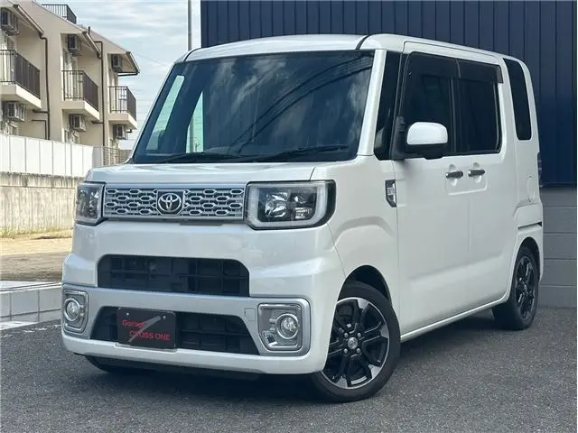 2016 Toyota Pixis Mega G ★ Aftermarket navigation ★ Rear camera ★ Power sliding doors on both sides - photo 1 2016 Toyota Pixis Mega G ★ Aftermarket navigation ★ Rear camera ★ Power sliding doors on both sides Pearl Van for sale, Japanese used car export - photo 1 of 33 | GULJI TRADERS