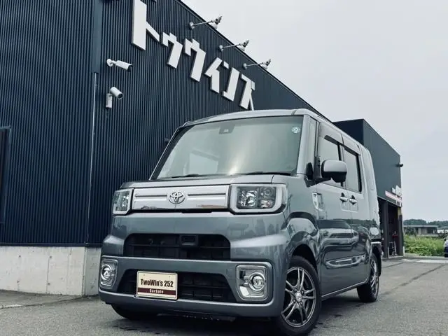 2017 Toyota Pixis Mega 660 G SA 4WD - photo 1 2017 Toyota Pixis Mega 660 G SA 4WD Gray Van for sale, Japanese used car export - photo 1 of 33 | GULJI TRADERS