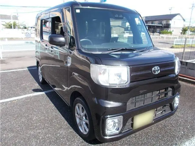 2018 Toyota Pixis Mega G - photo 1 2018 Toyota Pixis Mega G Black Van for sale, Japanese used car export - photo 1 of 9 | GULJI TRADERS