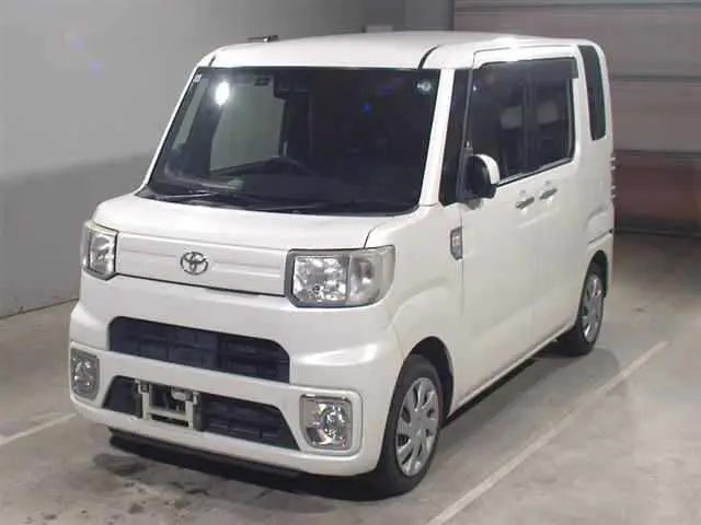 2019 Toyota Pixis Mega D SA III - photo 1 2019 Toyota Pixis Mega D SA III Pearl Van for sale, Japanese used car export - photo 1 of 9 | GULJI TRADERS