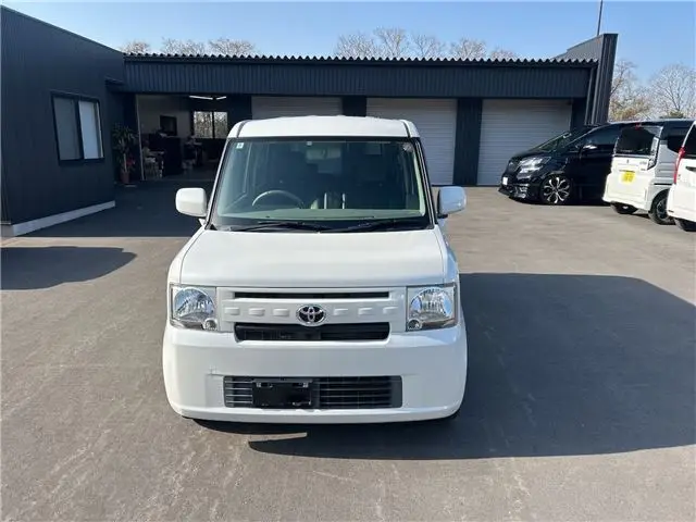 2014 Toyota Pixis Space L - photo 1 2014 Toyota Pixis Space L Pearl Van for sale, Japanese used car export - photo 1 of 9 | GULJI TRADERS