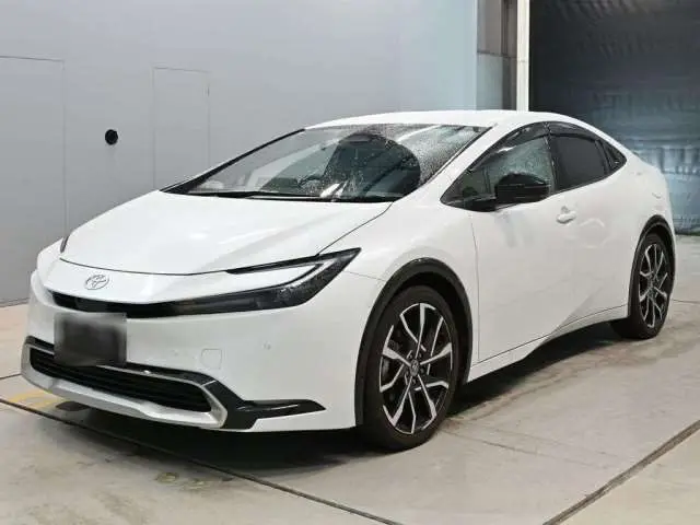 2023 Toyota Prius Phv Z Pearl Sedan for sale, Japanese used car export | GULJI TRADERS