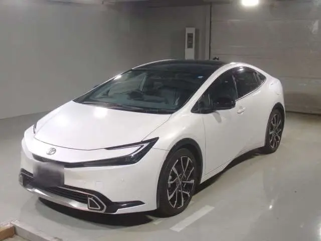 2025 Toyota Prius Phv Z Pearl Sedan for sale, Japanese used car export | GULJI TRADERS
