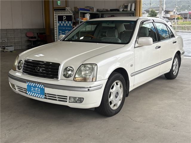 2001 Toyota Progres NC250 Walnut Package - photo 1 2001 Toyota Progres NC250 Walnut Package Pearl Sedan for sale, Japanese used car export | GULJI TRADERS