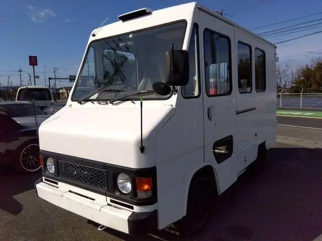 1992 Toyota Quick Delivery van White Truck for sale, Japanese used car export | GULJI TRADERS