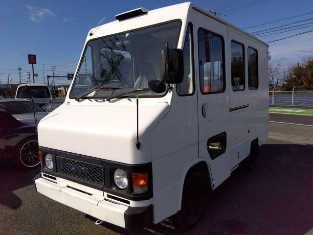 1992 Toyota Quick Delivery van White Truck for sale, Japanese used car export | GULJI TRADING