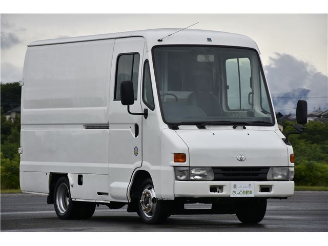 2000 Toyota Quick Delivery Specification B, 2-seater, maximum load capacity 2t, NOx/PM compliant. - photo 1 2000 Toyota Quick Delivery Specification B, 2-seater, maximum load capacity 2t, NOx/PM compliant. White Truck for sale, Japanese used car export | GULJI TRADERS