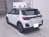 2026 Toyota Raize Hybrid Z Pearl SUV for sale, Japanese used car export - photo 2 of 12 | GULJI TRADERS