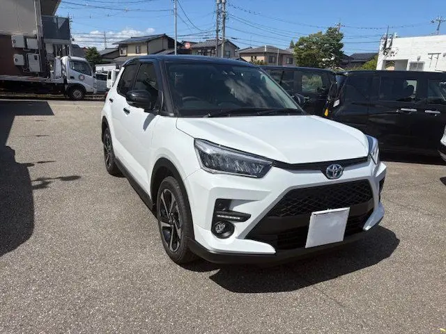 2026 Toyota Raize Hybrid Z Pearl SUV for sale, Japanese used car export | GULJI TRADERS
