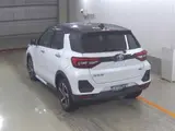 2026 Toyota Raize Hybrid Z Pearl SUV for sale, Japanese used car export - photo 2 of 5 | GULJI TRADERS