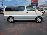 1997 Toyota Regius Base One Owner Pearl Van for sale, Japanese used car export - photo 4 of 34 | GULJI TRADERS