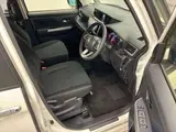 2025 Toyota Roomy Custom G Pearl Van for sale, Japanese used car export - photo 5 of 13 | GULJI TRADERS
