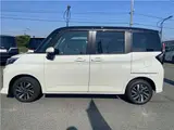 2026 Toyota Roomy Custom G Manufacturer OP (Special Color, Comfort Package) Pearl Van for sale, Japanese used car export - photo 8 of 44 | GULJI TRADERS
