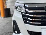 2026 Toyota Roomy Custom G ★Late Model★Two-tone★Panoramic View★9-inch Display Pearl Van for sale, Japanese used car export - photo 38 of 47 | GULJI TRADERS
