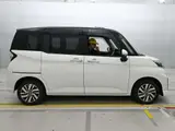 2026 Toyota Roomy Custom G Pearl Van for sale, Japanese used car export - photo 3 of 12 | GULJI TRADERS