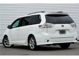 2011 Toyota Sienna 3.5 SE White Van for sale, Japanese used car export - photo 4 of 32 | GULJI TRADERS