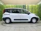 2026 Toyota Sienta Hybrid G Pearl Van for sale, Japanese used car export - photo 12 of 30 | GULJI TRADERS