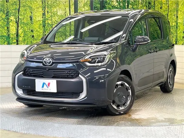 2026 Toyota Sienta Hybrid Z Gray Van for sale, Japanese used car export | GULJI TRADERS